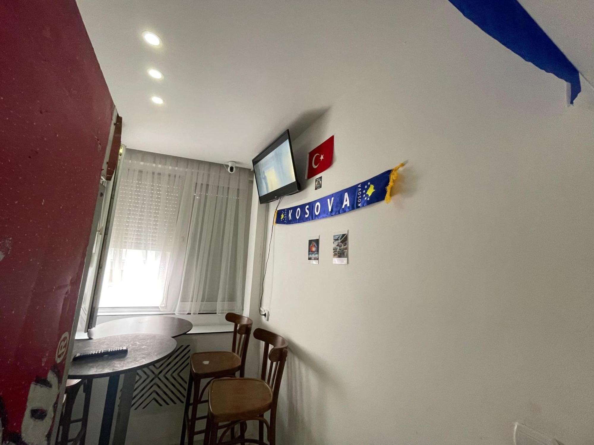 Shesh Hostel Пристина Екстериор снимка