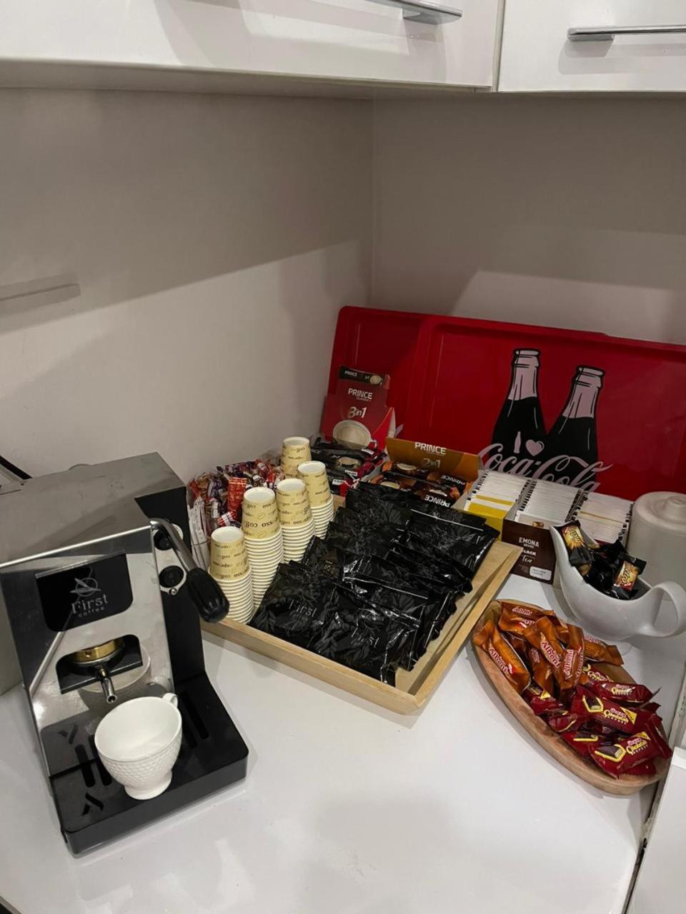 Shesh Hostel Пристина Екстериор снимка