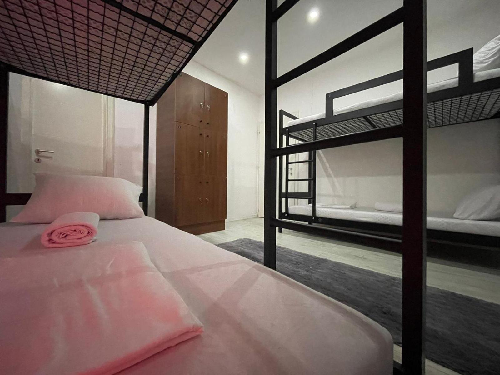 Shesh Hostel Пристина Екстериор снимка