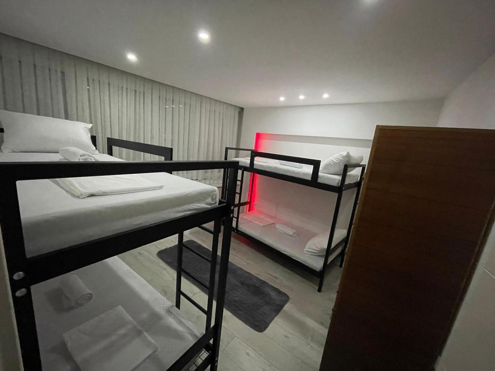 Shesh Hostel Пристина Екстериор снимка